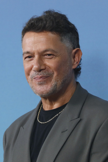 Alejandro Sanz Attends El Alma Al Aire Musical Premiere In Madrid