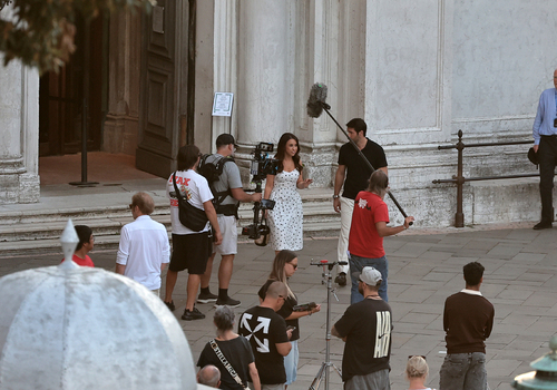 Venice VE Lacey Chabert And Josh Bowman In Venice Venice VE Lacey Chabert And Josh Bowman In Venice