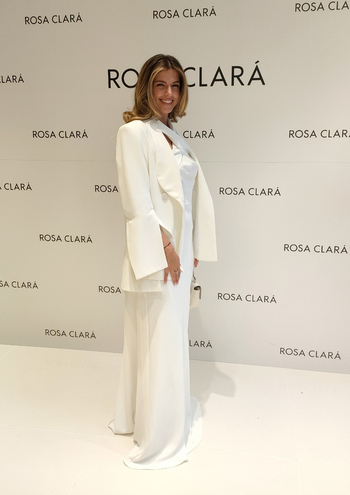 Stephanie Cayo dresses in white to open a new Rosa Clará shop Stephanie Cayo dresses in white to open a new Rosa Clará shop