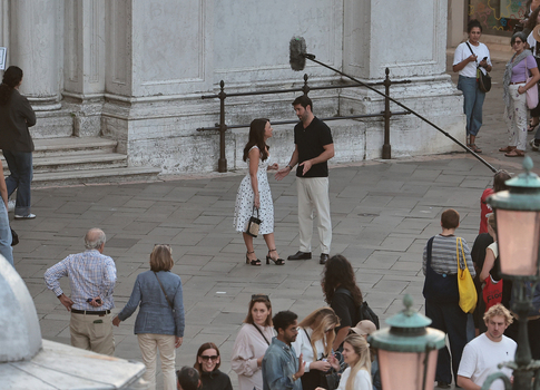 Venice VE Lacey Chabert And Josh Bowman In Venice Venice VE Lacey Chabert And Josh Bowman In Venice