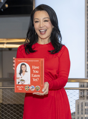 Ming Na Wen Visits The Empire State Building In New York Ming Na Wen Visits The Empire State Building In New York
