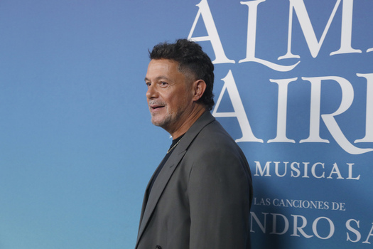 Alejandro Sanz Attends El Alma Al Aire Musical Premiere In Madrid Alejandro Sanz Attends El Alma Al Aire Musical Premiere In Madrid