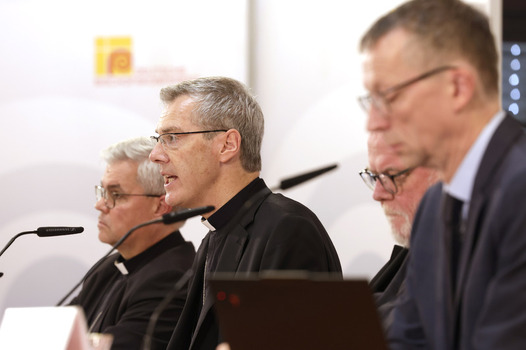 Pressegespräch bei der bei der Herbst Vollversammlung der Deutschen Bischofskonferenz in Fulda Pressegespräch bei der bei der Herbst Vollversammlung der Deutschen Bischofskonferenz in Fulda