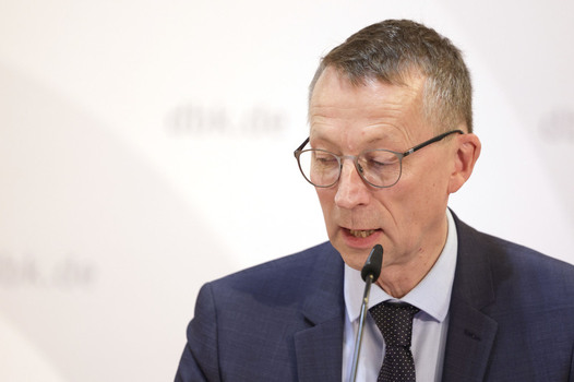 Pressegespräch bei der bei der Herbst Vollversammlung der Deutschen Bischofskonferenz in Fulda Pressegespräch bei der bei der Herbst Vollversammlung der Deutschen Bischofskonferenz in Fulda