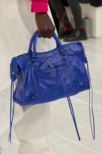 BLU_A131757028