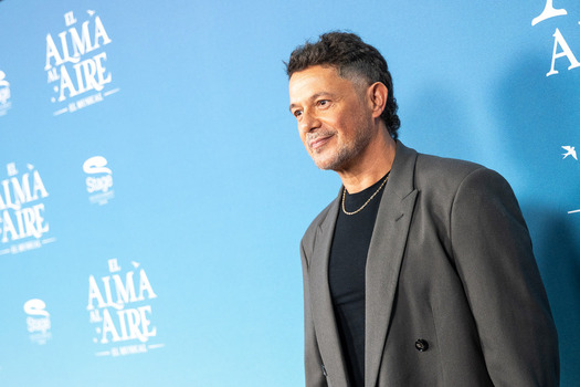 Alejandro Sanz Presides Over The Premiere Of The Musical El Alma Al Aire Alejandro Sanz Presides Over The Premiere Of The Musical El Alma Al Aire