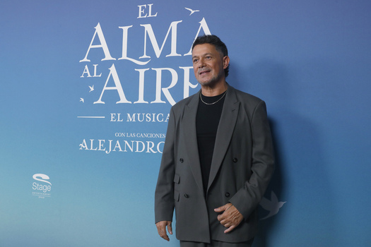 Alejandro Sanz Attends El Alma Al Aire Musical Premiere In Madrid Alejandro Sanz Attends El Alma Al Aire Musical Premiere In Madrid