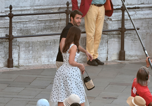 Venice VE Lacey Chabert And Josh Bowman In Venice Venice VE Lacey Chabert And Josh Bowman In Venice