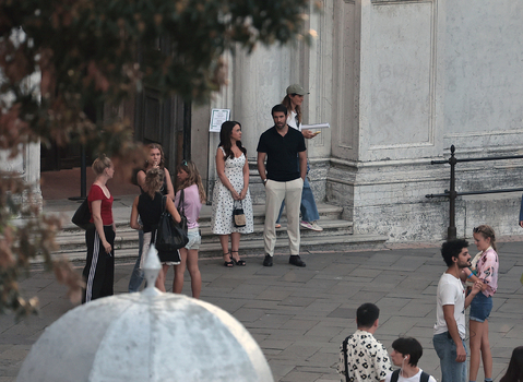 Venice VE Lacey Chabert And Josh Bowman In Venice Venice VE Lacey Chabert And Josh Bowman In Venice