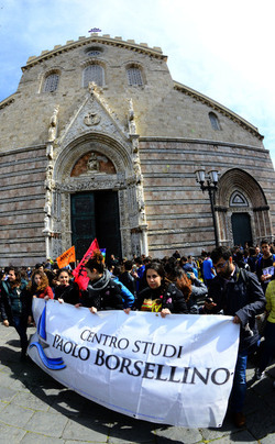 LIBERA giornata della memoria a Messina. 21 Marzo 2106. Fotografie di Giulio Azzarello ©. LIBERA giornata della memoria a Messina. 21 Marzo 2106. Fotografie di Giulio Azzarello ©.