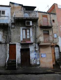 FAVARA in provincia di Agrigento. Fotografie di Giulio Azzarello 2014.