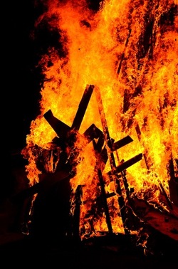 LA VAMPA DI SAN GIUSEPPE a Palermo. Fotografie di Giulio Azzarello ©2018. LA VAMPA DI SAN GIUSEPPE a Palermo. Fotografie di Giulio Azzarello ©2018.