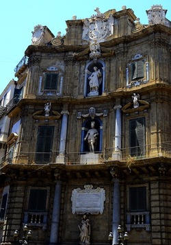 CENTRO STORICO di PALERMO fotografie di Giulio Azzarello &copy;2019.