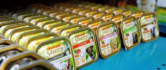 NEGOZIO di ANIMALI. Fotografie di Giulio Azzarello ©2018. NEGOZIO di ANIMALI. Fotografie di Giulio Azzarello ©2018.