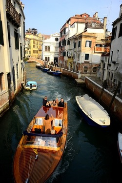 VENEZIA fotografie di Giulio Azzarello ©2022.