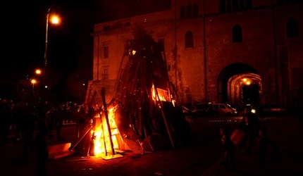 LA VAMPA DI SAN GIUSEPPE a Palermo. Fotografie di Giulio Azzarello ©2018. LA VAMPA DI SAN GIUSEPPE a Palermo. Fotografie di Giulio Azzarello ©2018.