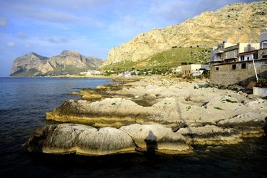 PORTICCIOLO siciliano fotografie di Giulio Azzarello ©2019. PORTICCIOLO siciliano fotografie di Giulio Azzarello ©2019.