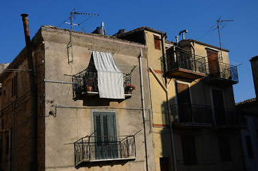 POLIZZI GENEROSA in Sicilia. Fotografie di Giulio Azzarello ©2014. POLIZZI GENEROSA in Sicilia. Fotografie di Giulio Azzarello ©2014.