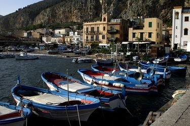 LUOGHI SICILIANI fotografie di Giulio Azzarello ©2020