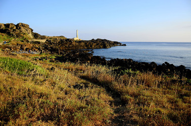 ISOLA DI USTICA la costa. Fotografie di Giulio Azzarello &copy;2016.