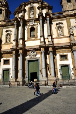 CENTRO STORICO di PALERMO fotografie di Giulio Azzarello ©2019.
