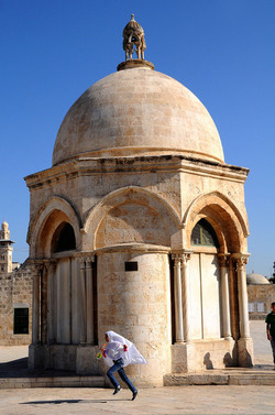 LA CITTA SANTA DI GERUSALEMME fotografie di Giulio Azzarello ©2104. LA CITTA SANTA DI GERUSALEMME fotografie di Giulio Azzarello ©2104.