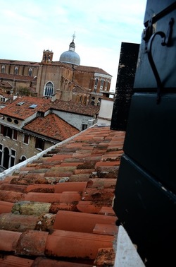 VENEZIA fotografie di Giulio Azzarello &copy;2022.