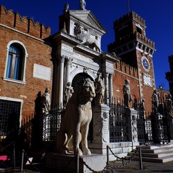 VENEZIA fotografie di Giulio Azzarello &copy;2022.