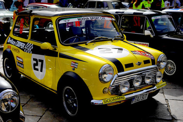 RADUNO di auto classiche MiniCooper. Fotografie di Giulio Azzarello &copy;2016.