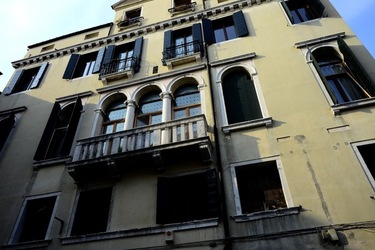 VENEZIA fotografie di Giulio Azzarello ©2022.