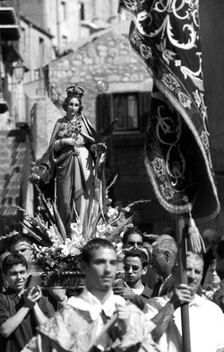 PROCESSIONE RELIGIOSA a Ganci in Sicilia. Fotografie di Giulio Azzarello &copy;2014.