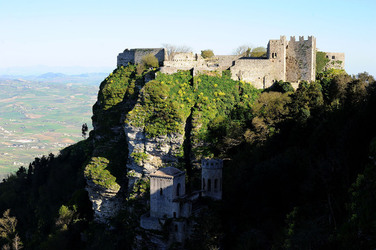 ERICE e il suo QUARTIERE SPAGNOLO.Fotografie di Giulio Azzarello &copy;2014.