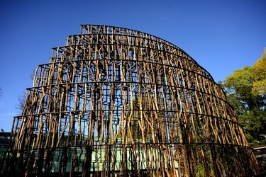VENEZIA installazione lignea Giardini della Biennale di Arch. Cont. Fotografie di Giulio Azzarello &copy;2022.