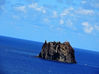 STROMBOLI fotografie di Giulio Azzarello ©2020. STROMBOLI fotografie di Giulio Azzarello ©2020.