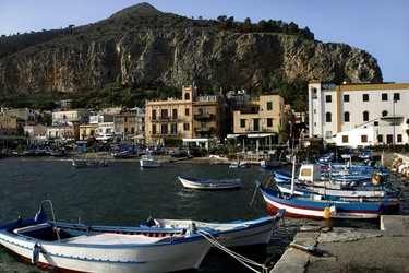 LUOGHI SICILIANI fotografie di Giulio Azzarello ©2020