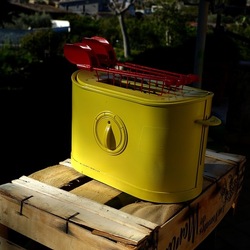 TOAST. Fotografie di Giulio Azzarello &copy;2025.