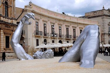 SIRACUSA arte a Ortiggia. Fotografie di Giulio Azzarello &copy;2014.