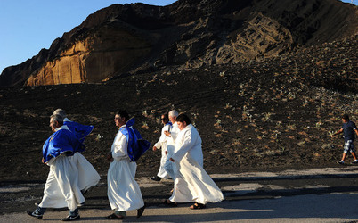 PROCESSIONE RELIGIOSA DEL MARE a Linosa. Fotografie di Giulio Azzarello ©2014. PROCESSIONE RELIGIOSA DEL MARE a Linosa. Fotografie di Giulio Azzarello ©2014.