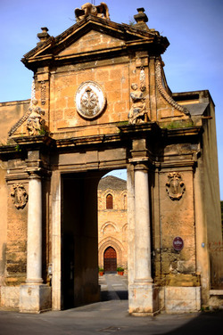 PIAZZA MAGIONE a Palermo. Fotografie di Giulio Azzarello &copy;2016.