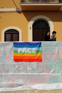 IL MURO DELL ANTIMAFIA e della legalit&agrave; a Partinico in Sicilia. Fotografie di Giulio Azzarello &copy;2014.