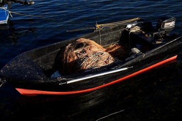 BARCHE. Fotografie di Giulio Azzarello ©2022. BARCHE. Fotografie di Giulio Azzarello ©2022.