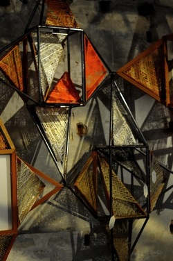 STRUTTURA TRIANGOLARE. Fotografie di Giulio Azzarello &copy;2018.