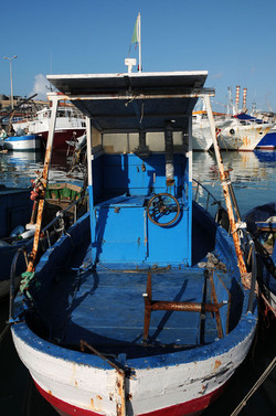 PORTO EMPEDOCLE in Sicilia. Fotografie di Giulio Azzarello &copy;2014.