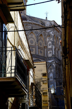 MONREALE in Sicilia. Fotografie di Giulio Azzarello &copy;2016.