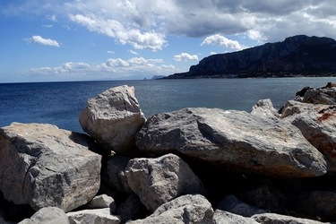 MONDELLO. Fotografie di Giulio Azzaello &copy;2022.