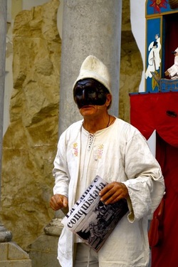 BRUNO LEONE Pulcinella. Fotografie di Giulio Azzarello ©2020. BRUNO LEONE Pulcinella. Fotografie di Giulio Azzarello ©2020.