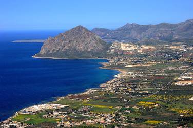 ERICE e il suo QUARTIERE SPAGNOLO.Fotografie di Giulio Azzarello &copy;2014.