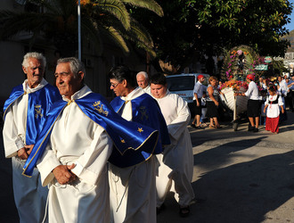 PROCESSIONE RELIGIOSA DEL MARE a Linosa. Fotografie di Giulio Azzarello ©2014. PROCESSIONE RELIGIOSA DEL MARE a Linosa. Fotografie di Giulio Azzarello ©2014.