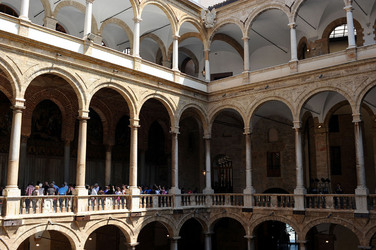 PALERMO il suo centro storico le periferie i monumenti. Fotografie di Giulio Azzarello ©2014.