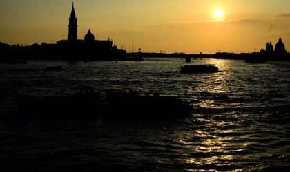 VENEZIA fotografie di Giulio Azzarello ©2020. VENEZIA fotografie di Giulio Azzarello ©2020.